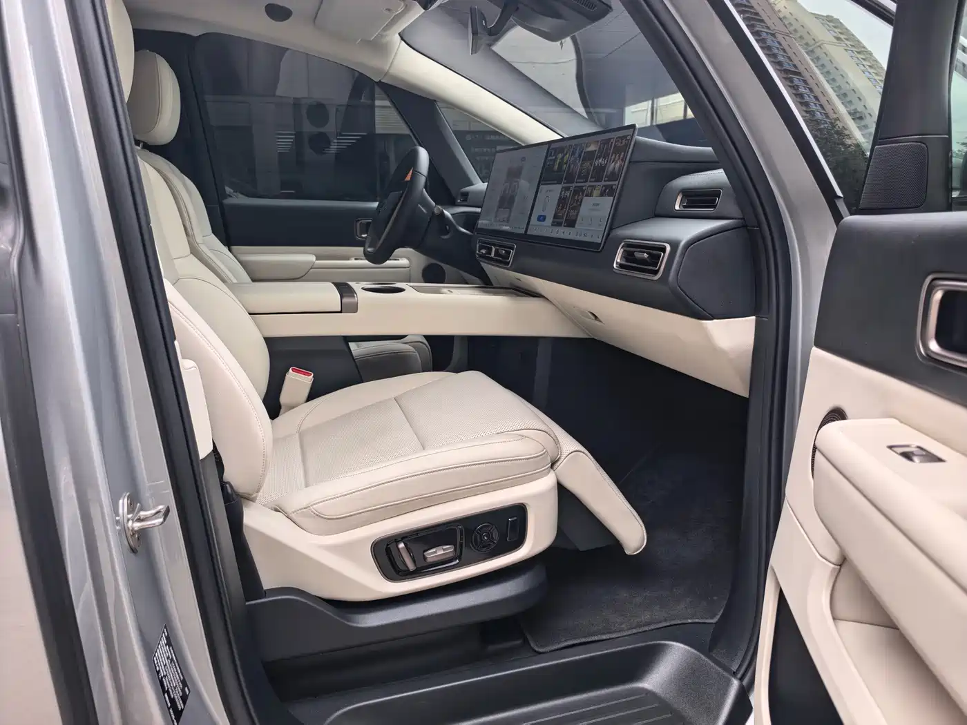 Li Auto MEGA 2025 2025 Model Home Family Special Edition