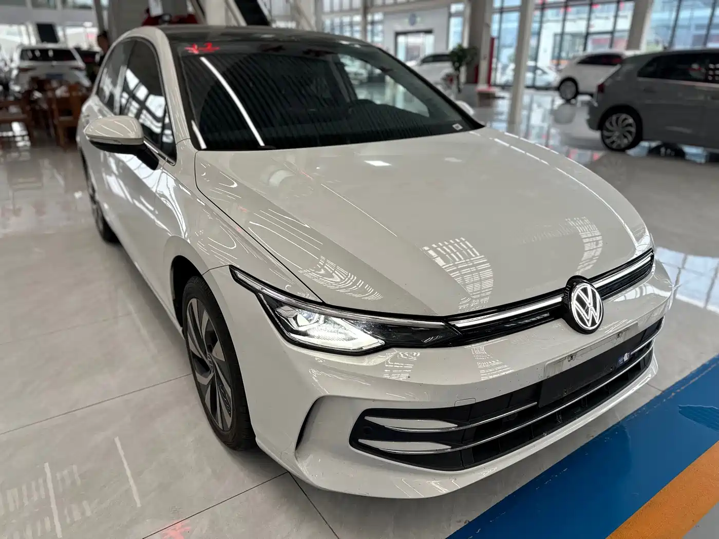 Volkswagen Golf 2025 2025 Facelift 300TSI Pro