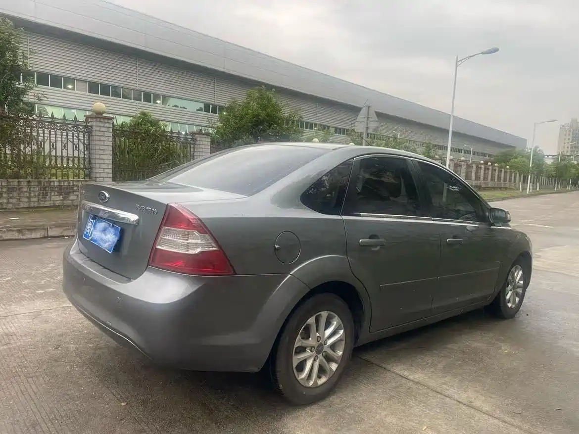 Ford Focus 2010 2009 Model Sedan 1.8L Automatic Fashion