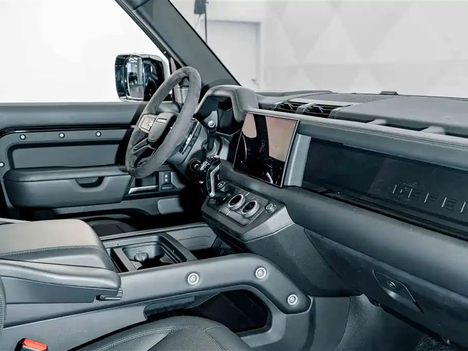 Photo 21 - Land Rover Defender