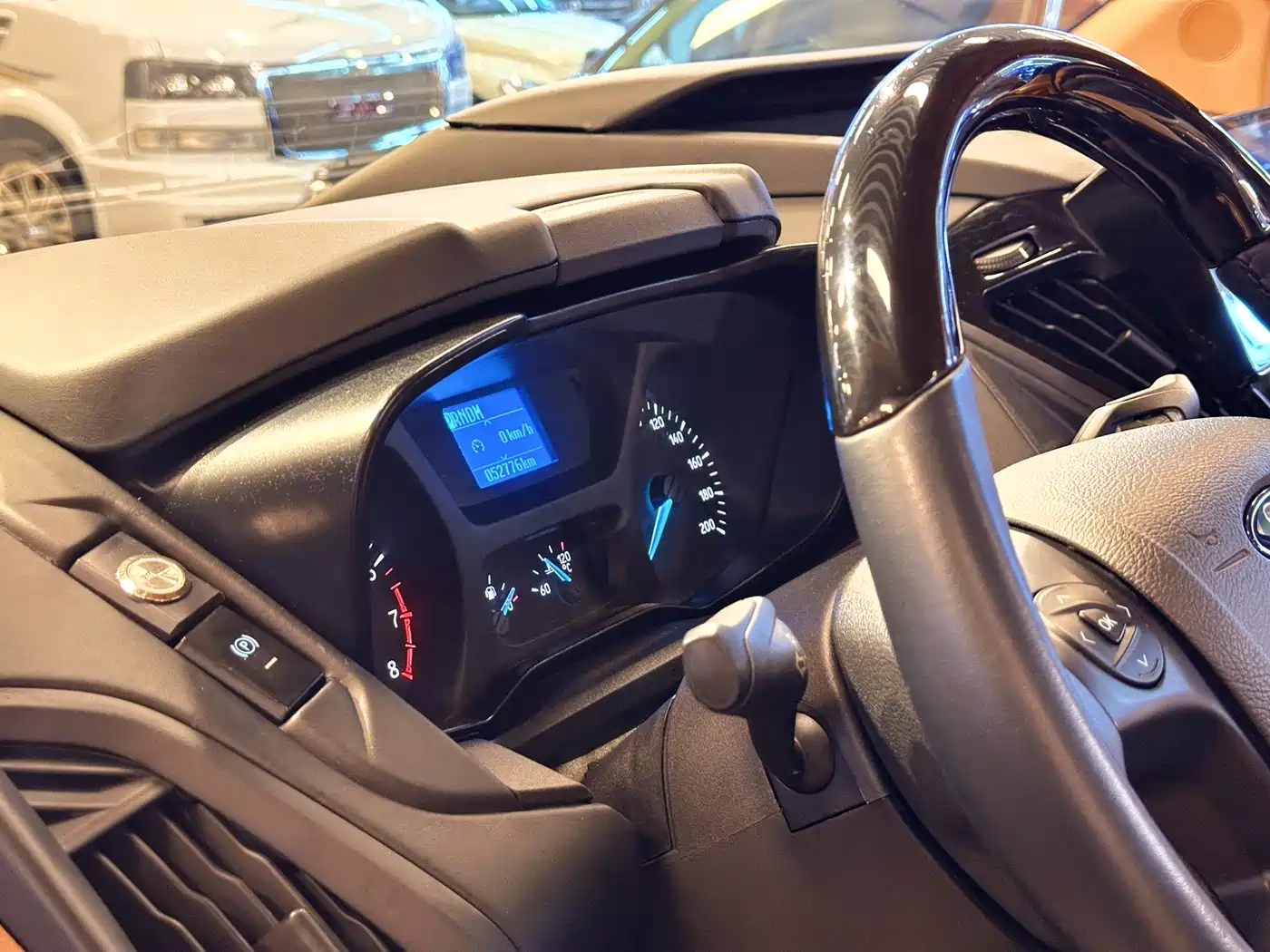 Ford Transit 2020 2.0T Gasoline Multi-purpose Commercial Vehicle Medium Wheelbase Low Roof Dual Swing Doors China V фото 12