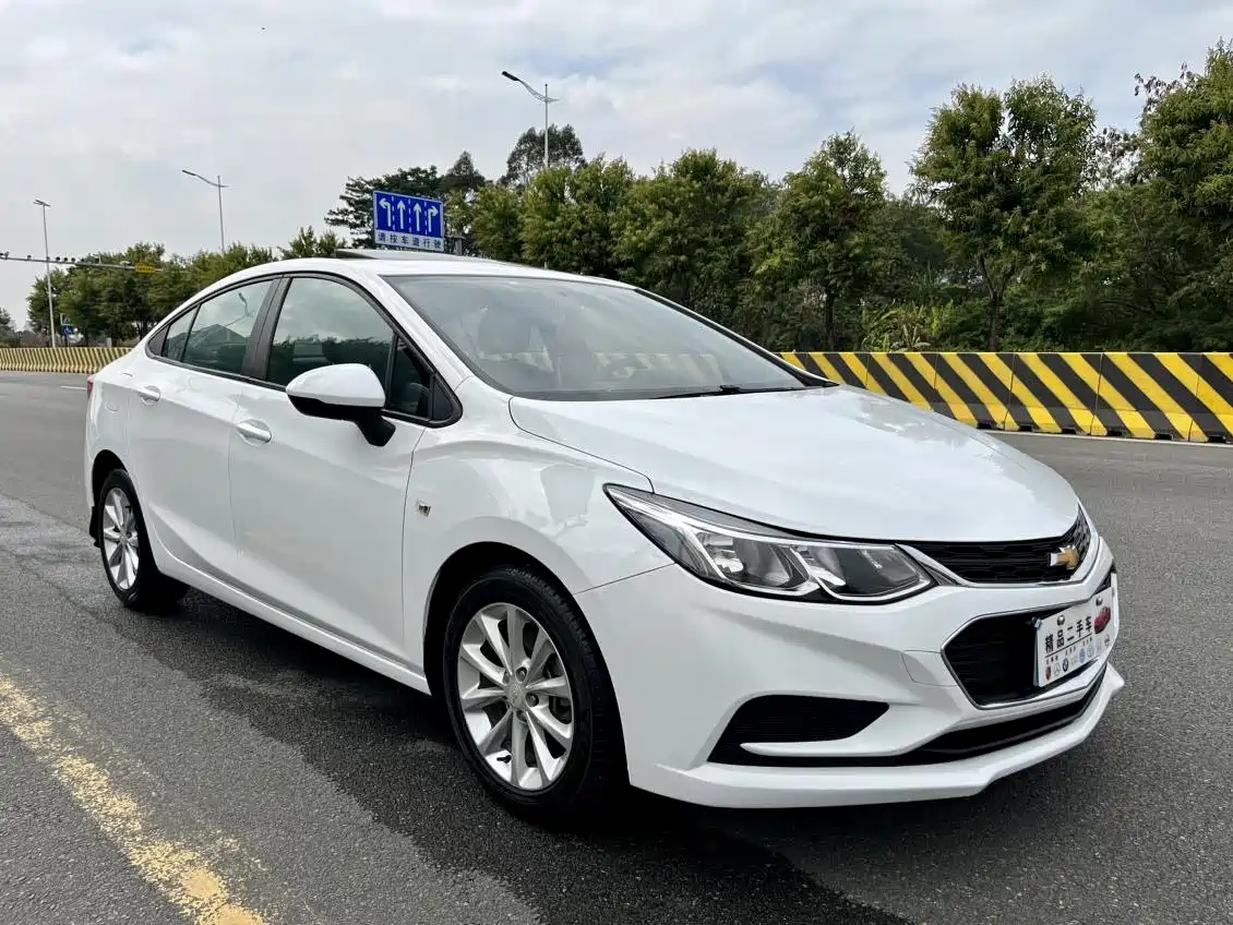 Chevrolet Cruze 2017 1.4T DCT Pioneer Sunroof фото 3