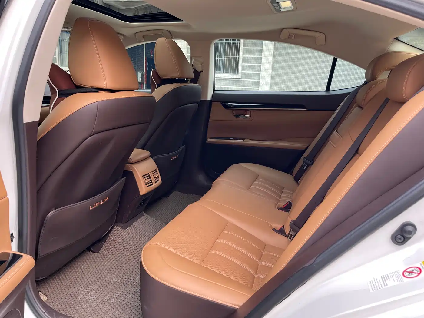 Lexus ES 2017 200 30th Anniversary Edition фото 10