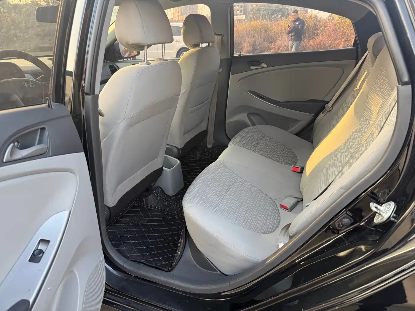 Hyundai Verna 2014 1.4L Manual Top TOP фото 9