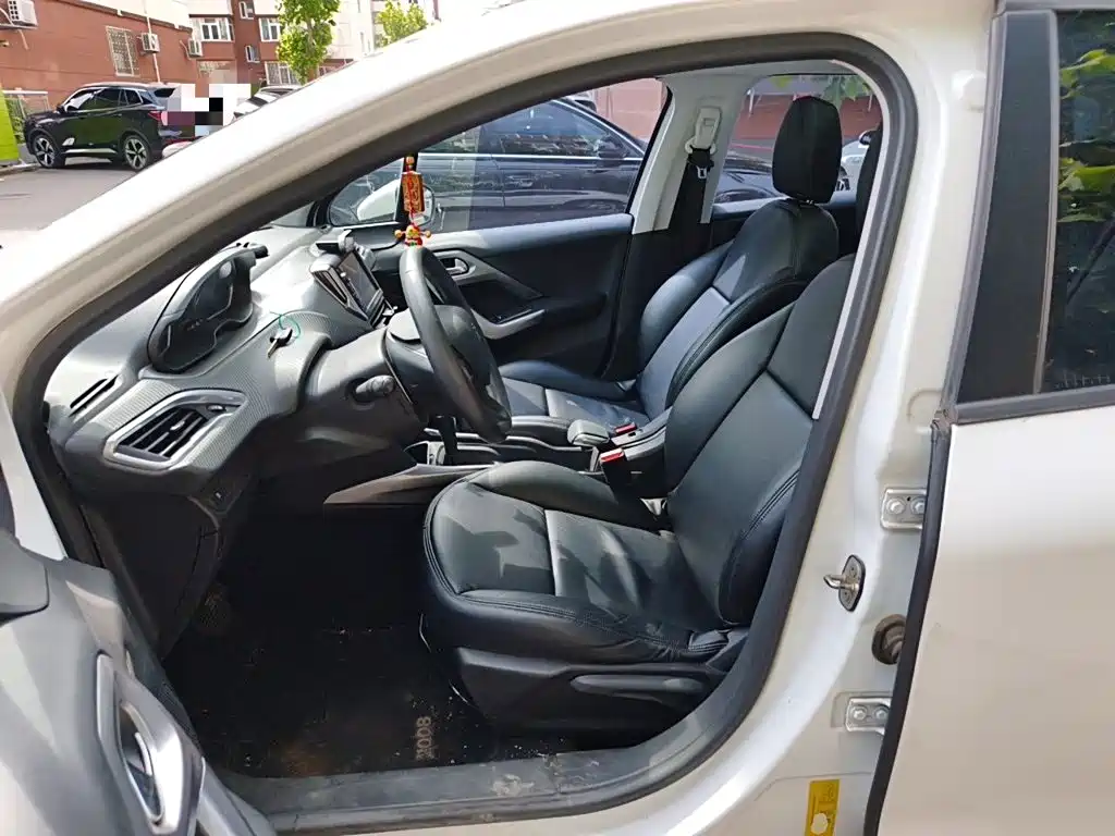 Peugeot 2008 2016 2014 1.6L Automatic Fashion Edition