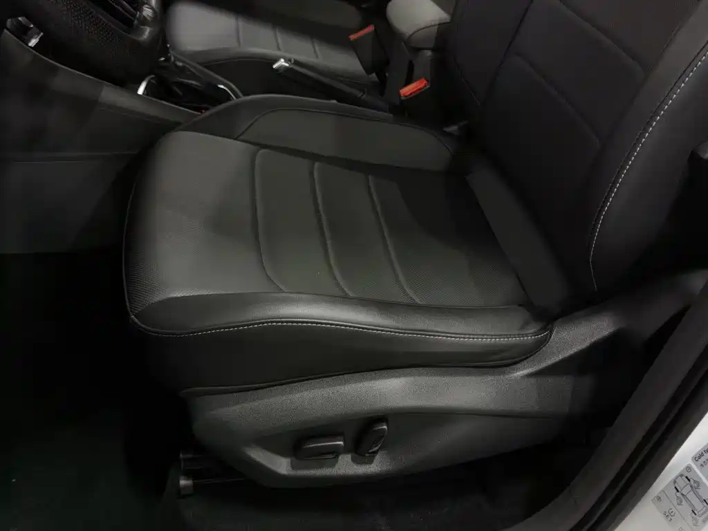 Photo 20 - Jetta VS5