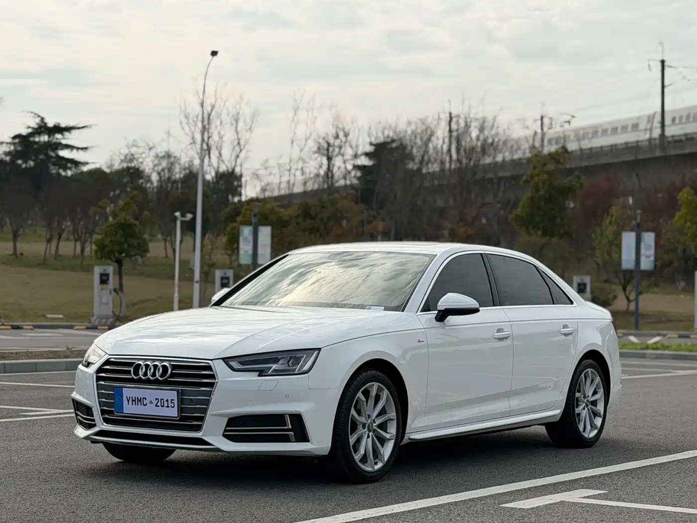 Audi A4L 2018 30th Anniversary 40 TFSI Fashion
