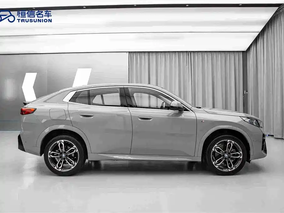 2025 BMW X2 (Import)