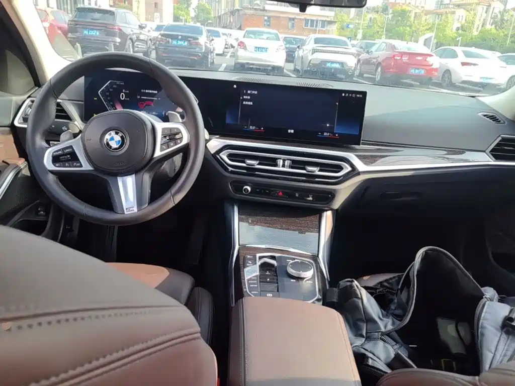 Photo 14 - BMW 3 Series