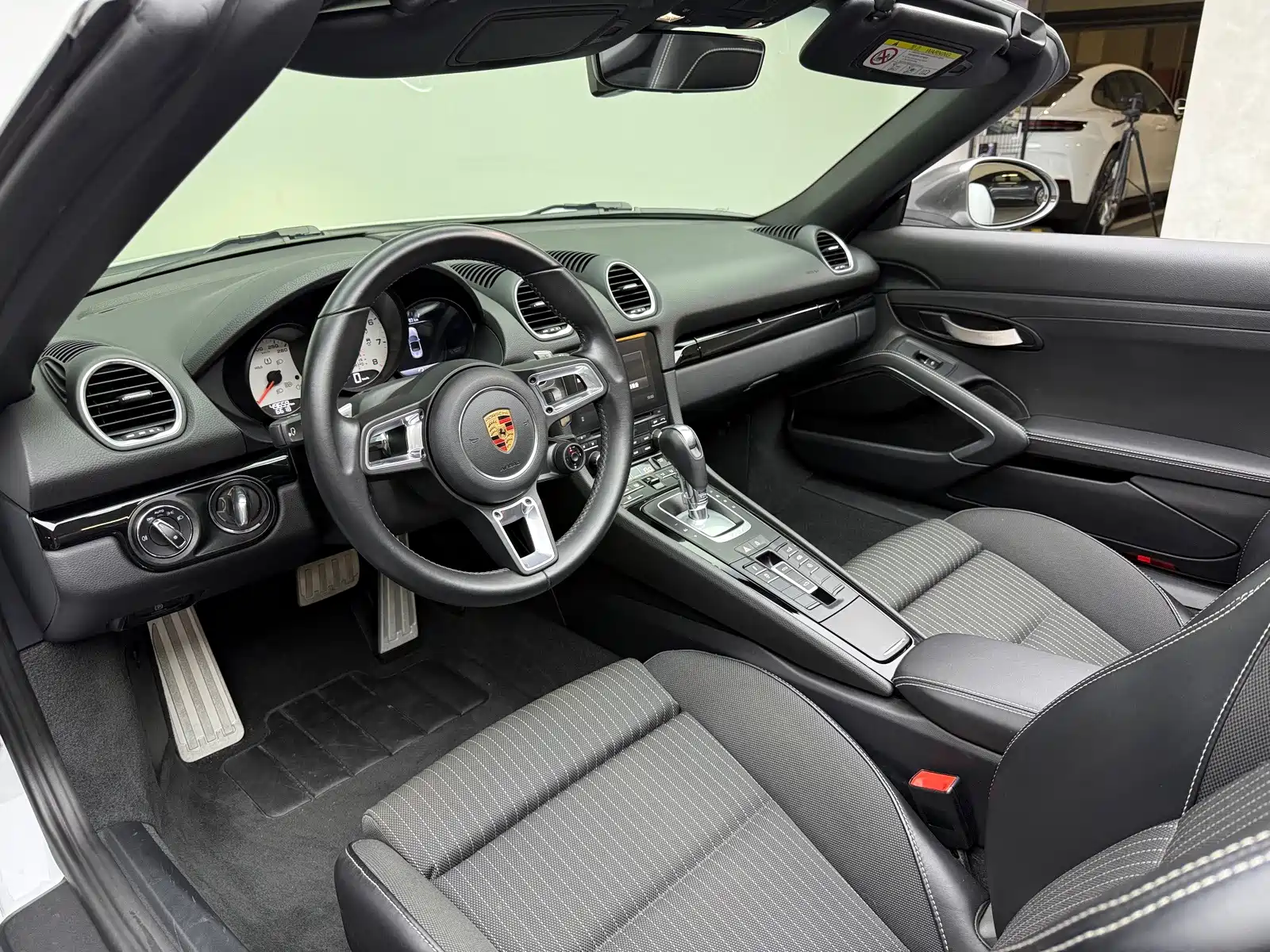 Фото 3 - Porsche 718