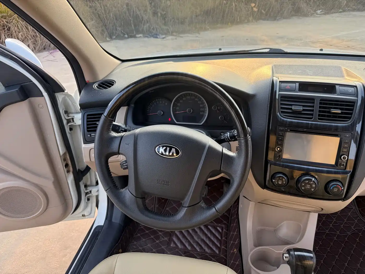 Kia Sportage 2013 2.0L Automatic 2WD GL фото 12