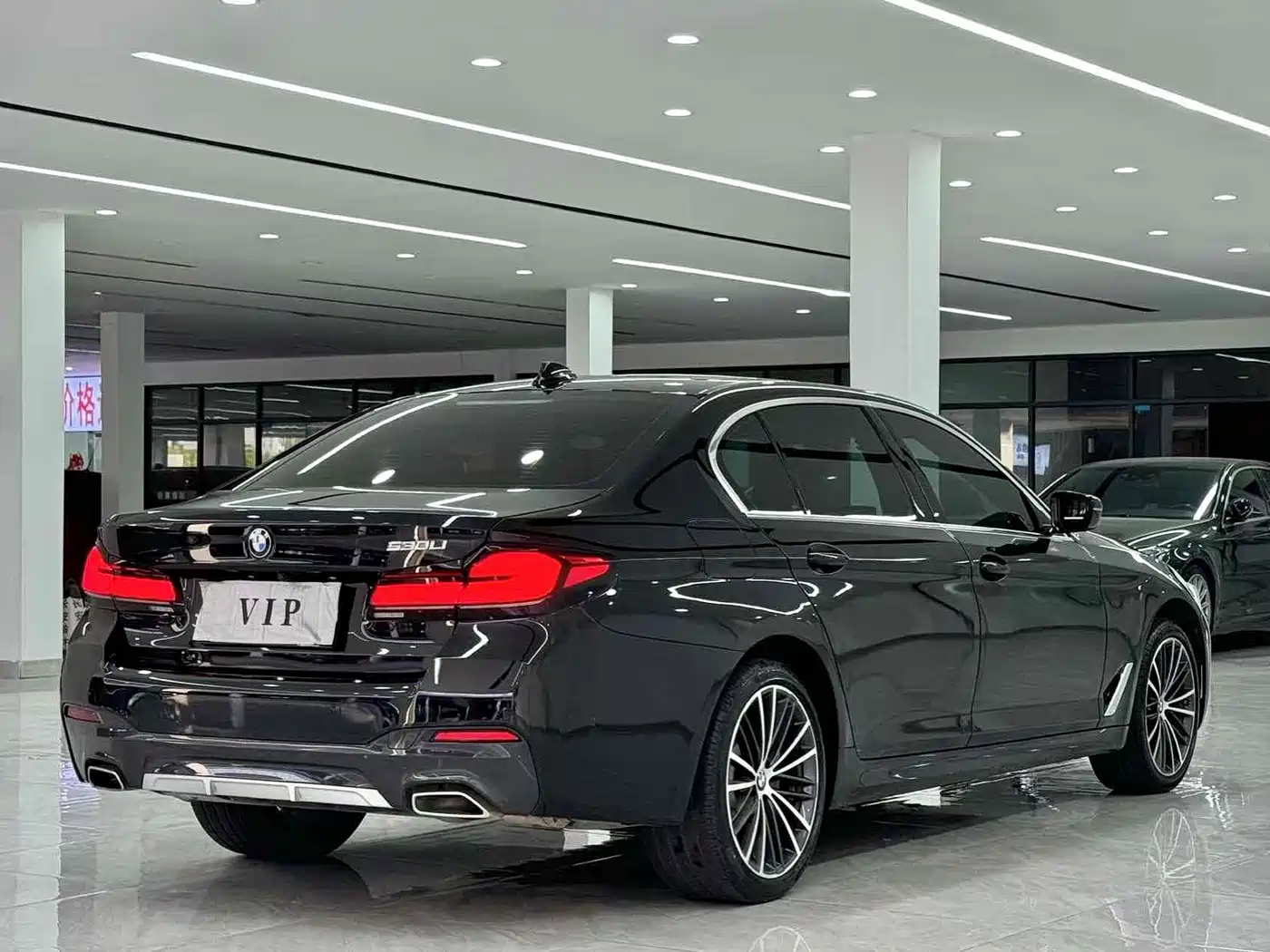 Фото 9 - BMW 5 Series