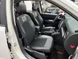 Photo 12 - Jeep Compass (Import)