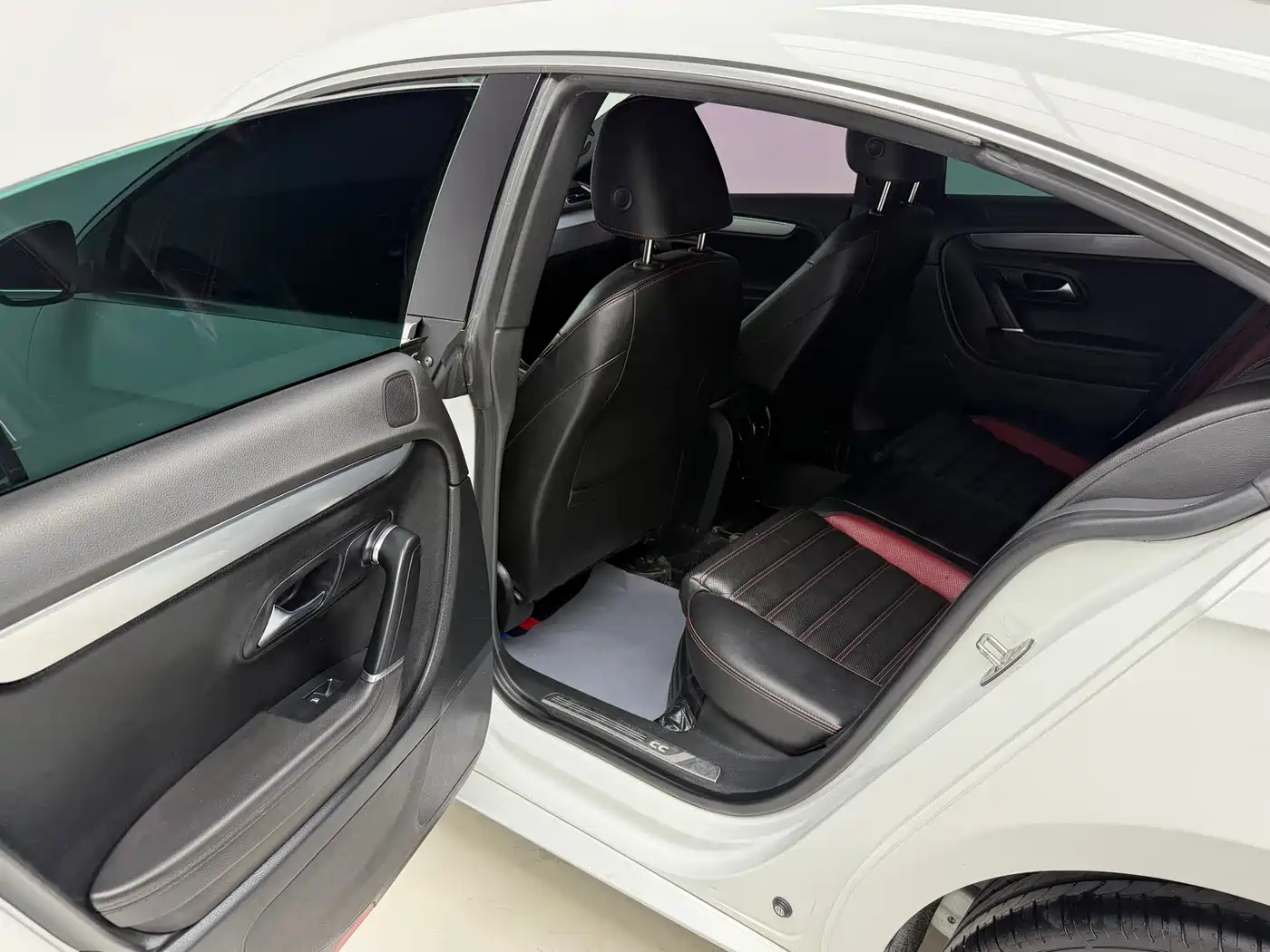 Volkswagen FAW-Volkswagen CC 2018 1.8TSI Luxury фото 12