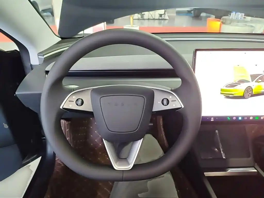 Tesla Model 3 2026 2025 Model Year Facelift Rear-Wheel Drive