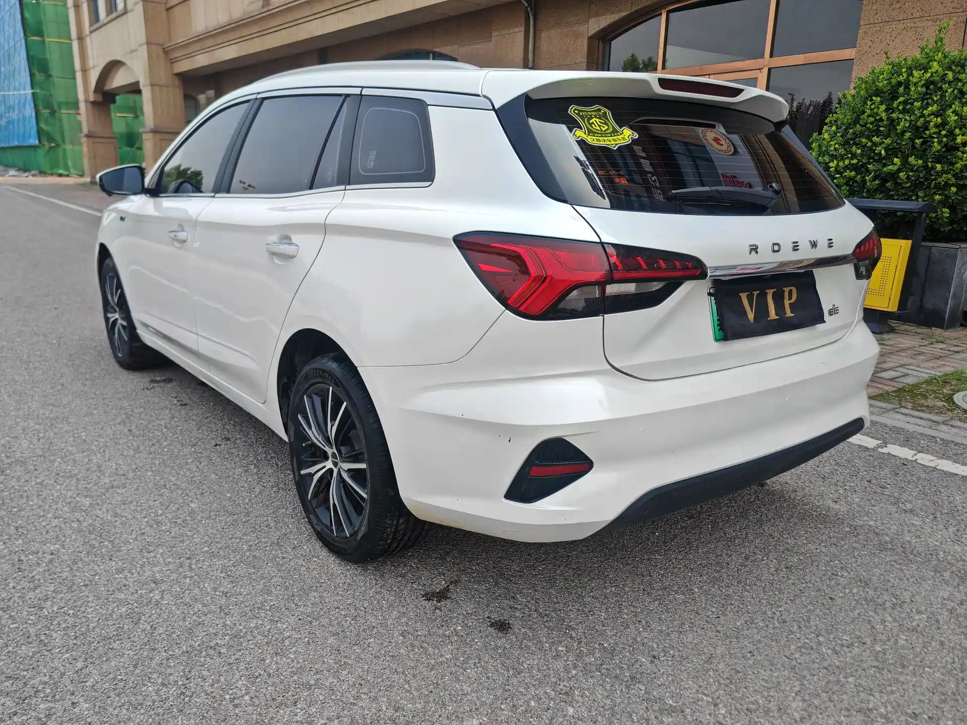 Фото 16 - Roewe Ei5