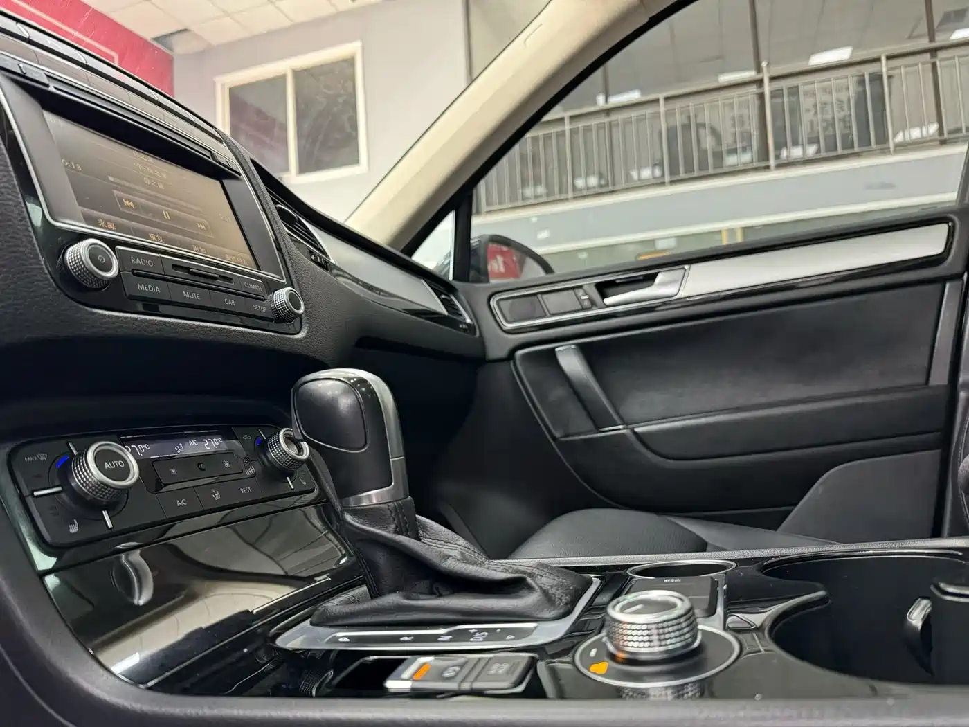 Фото 9 - Volkswagen Touareg