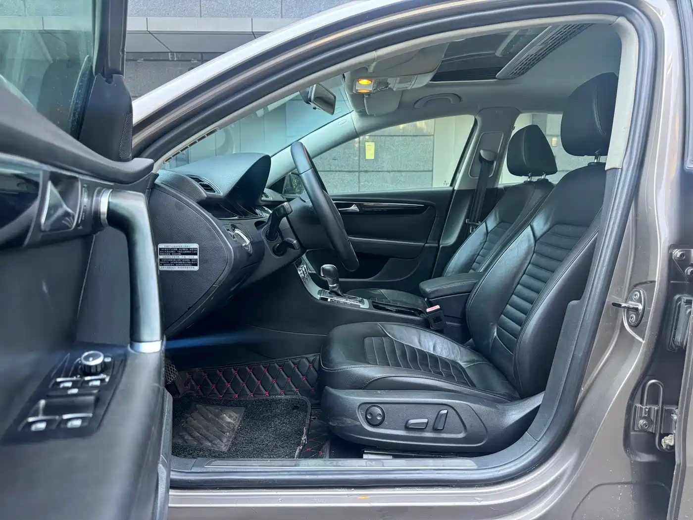 Volkswagen Magotan 2012 Facelift 1.8TSI Luxury фото 10