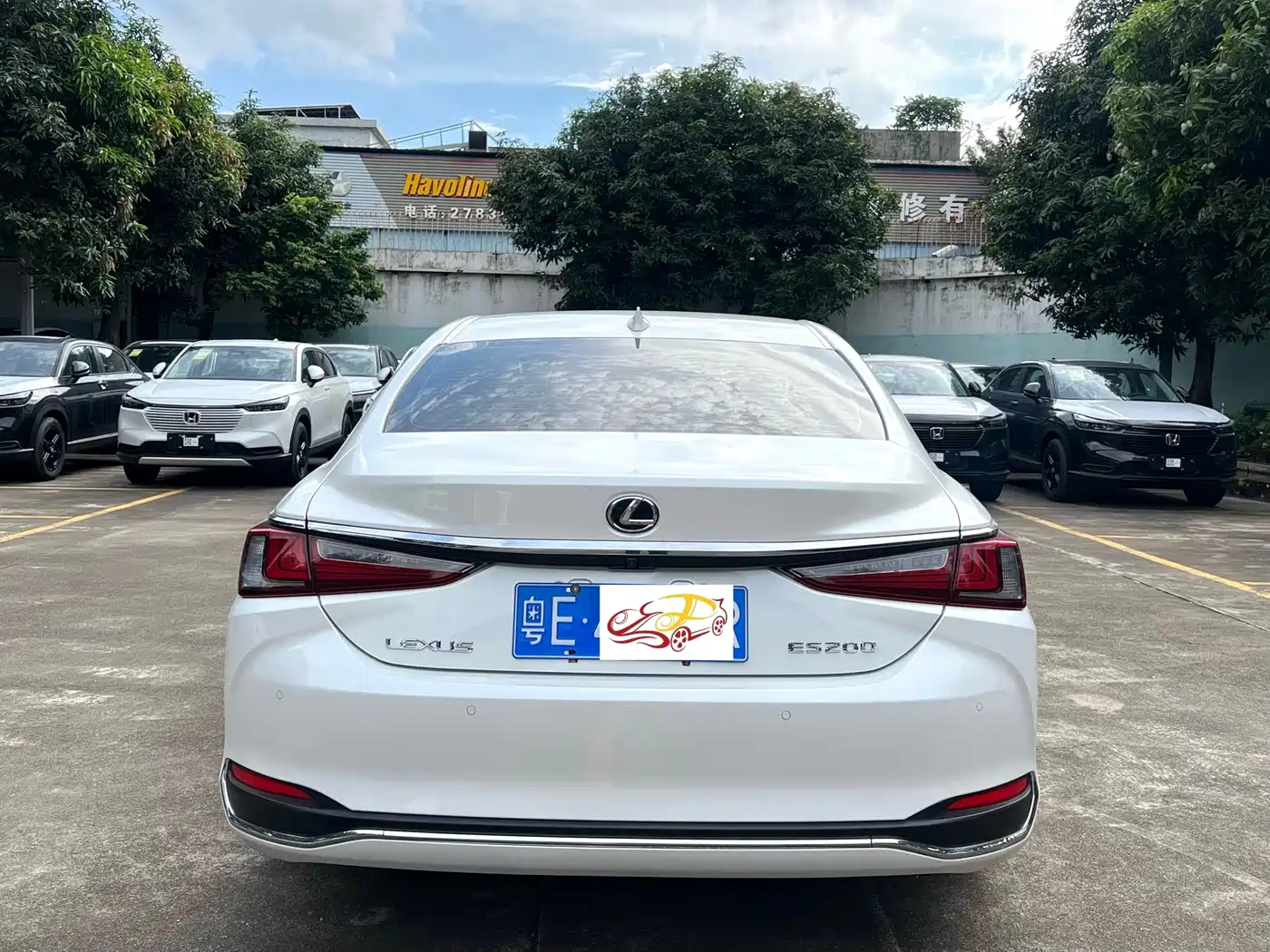 Lexus ES 2023 200 Excellence Edition фото 8