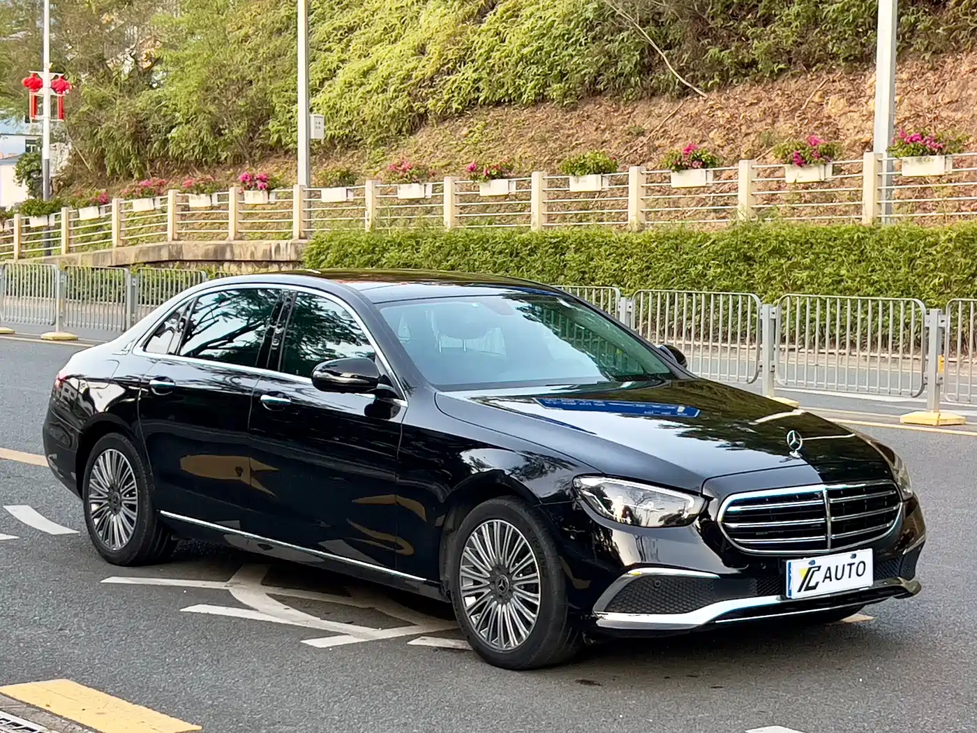 Mercedes-Benz E-Class 2021 E 300 L Luxury фото 3