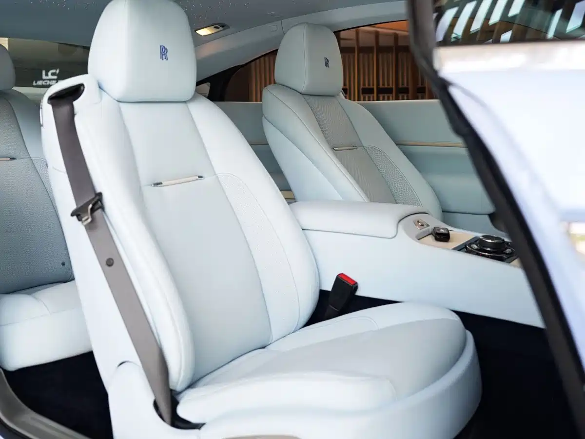 Фото 15 - Rolls-Royce Wraith