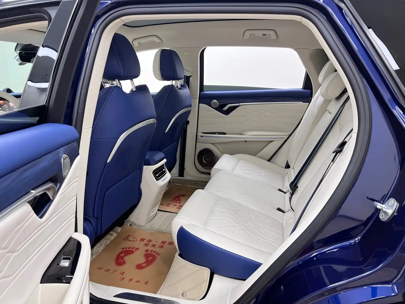 Voyah Auto VOYAH FREE 2021 AWD Standard Range Extender Exclusive Luxury Package фото 16