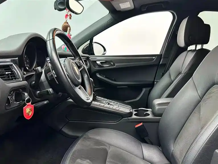 Porsche Macan 2017 Macan 2.0T фото 13