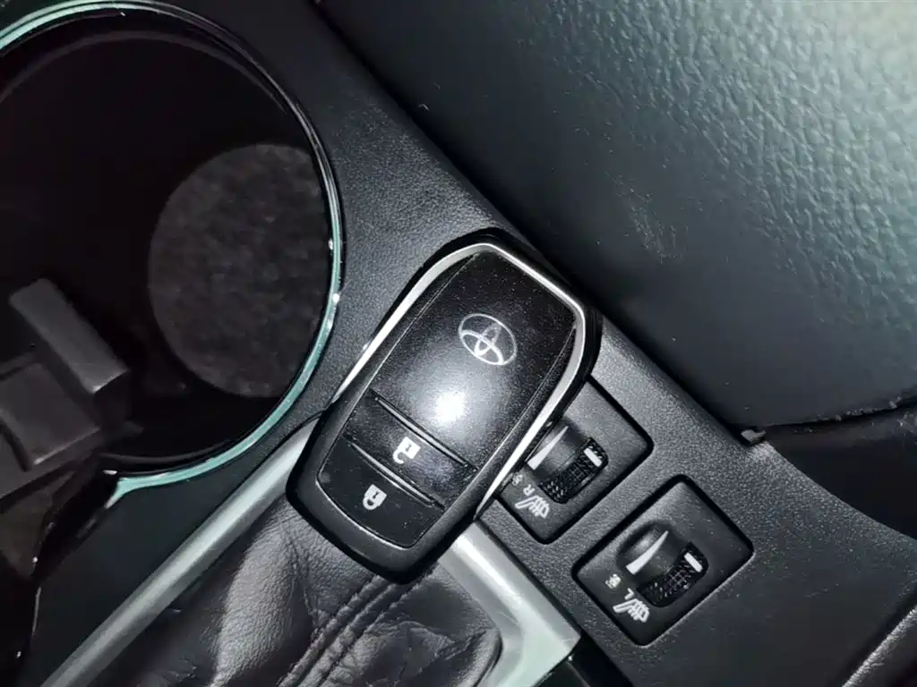Toyota Highlander 2018 2.0T 4WD Luxury 7-seater China VI фото 9