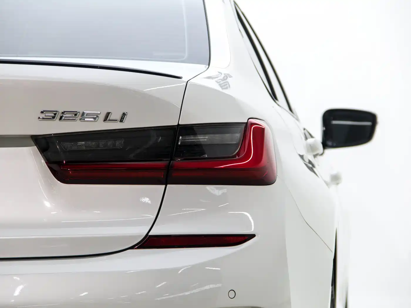 BMW 3 Series 2022 325Li M Sport Shadow Edition фото 25