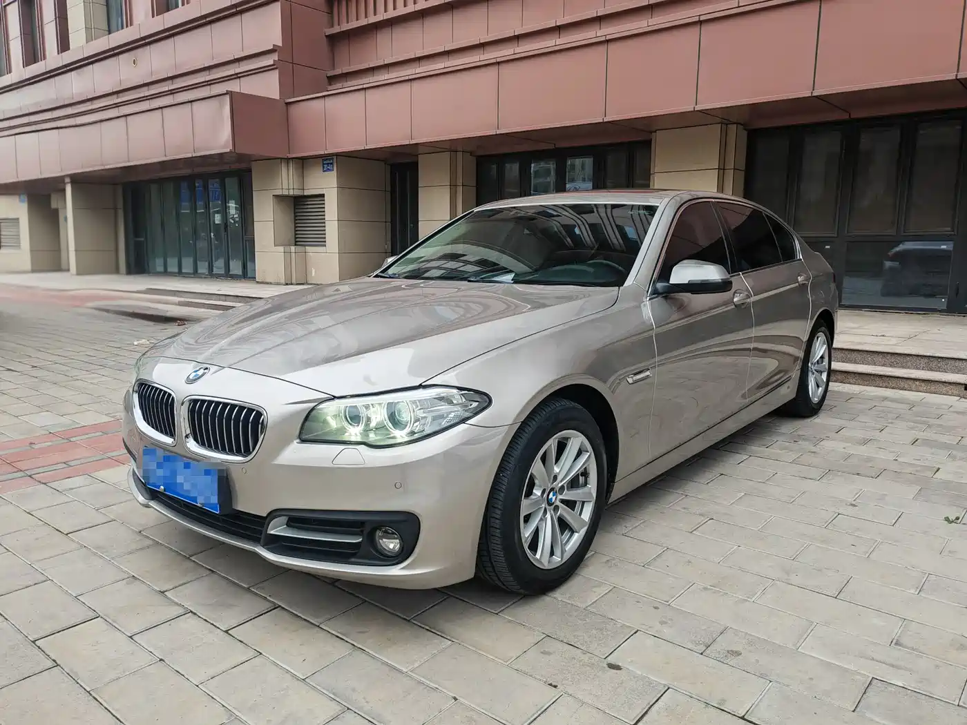 BMW 5 Series 2017 520Li Classic Edition