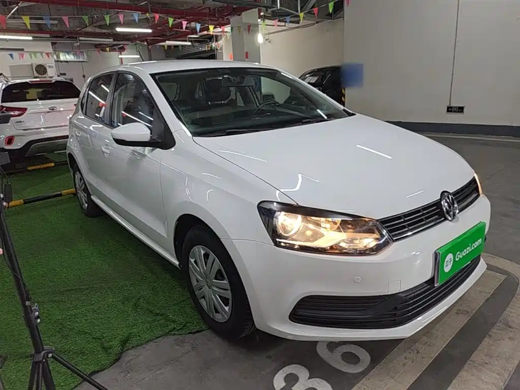 Volkswagen Polo 2016 1.4L Automatic Trend фото 4
