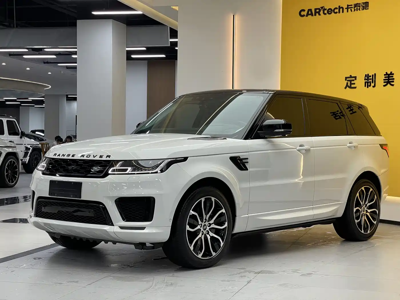 Land Rover Range Rover Sport 2022 3.0 L6 Gloss Black Edition