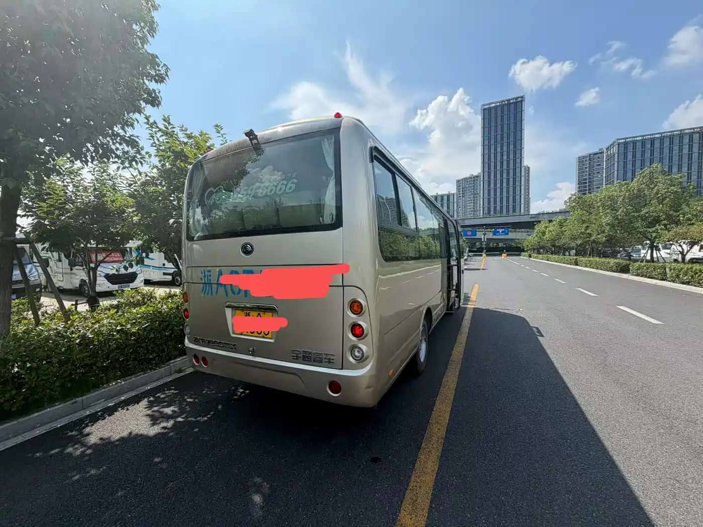 Yutong T7 2017 2017 2.8T Diesel Manual Luxury Edition