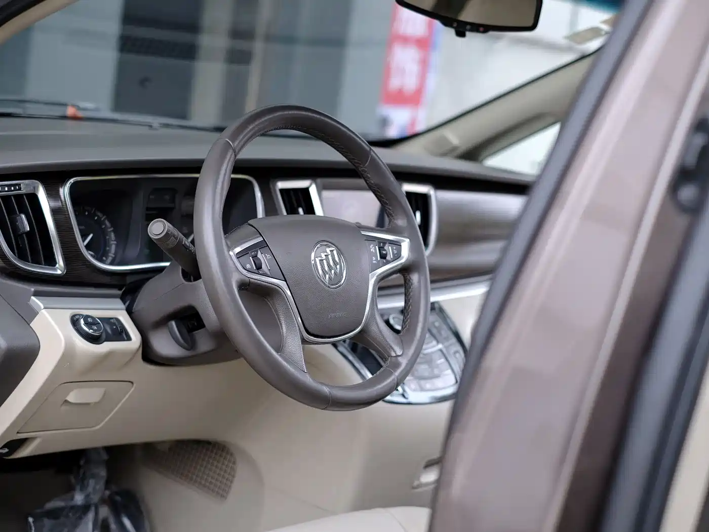 Buick GL8 2013 2.4L LT Luxury Business Executive Edition фото 22