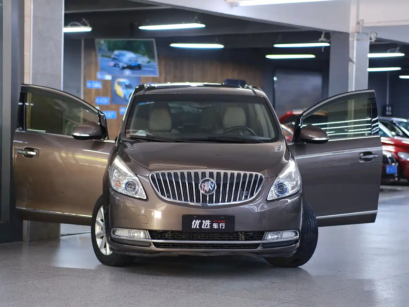 Buick GL8 2013 2.4L LT Luxury Business Executive Edition фото 9