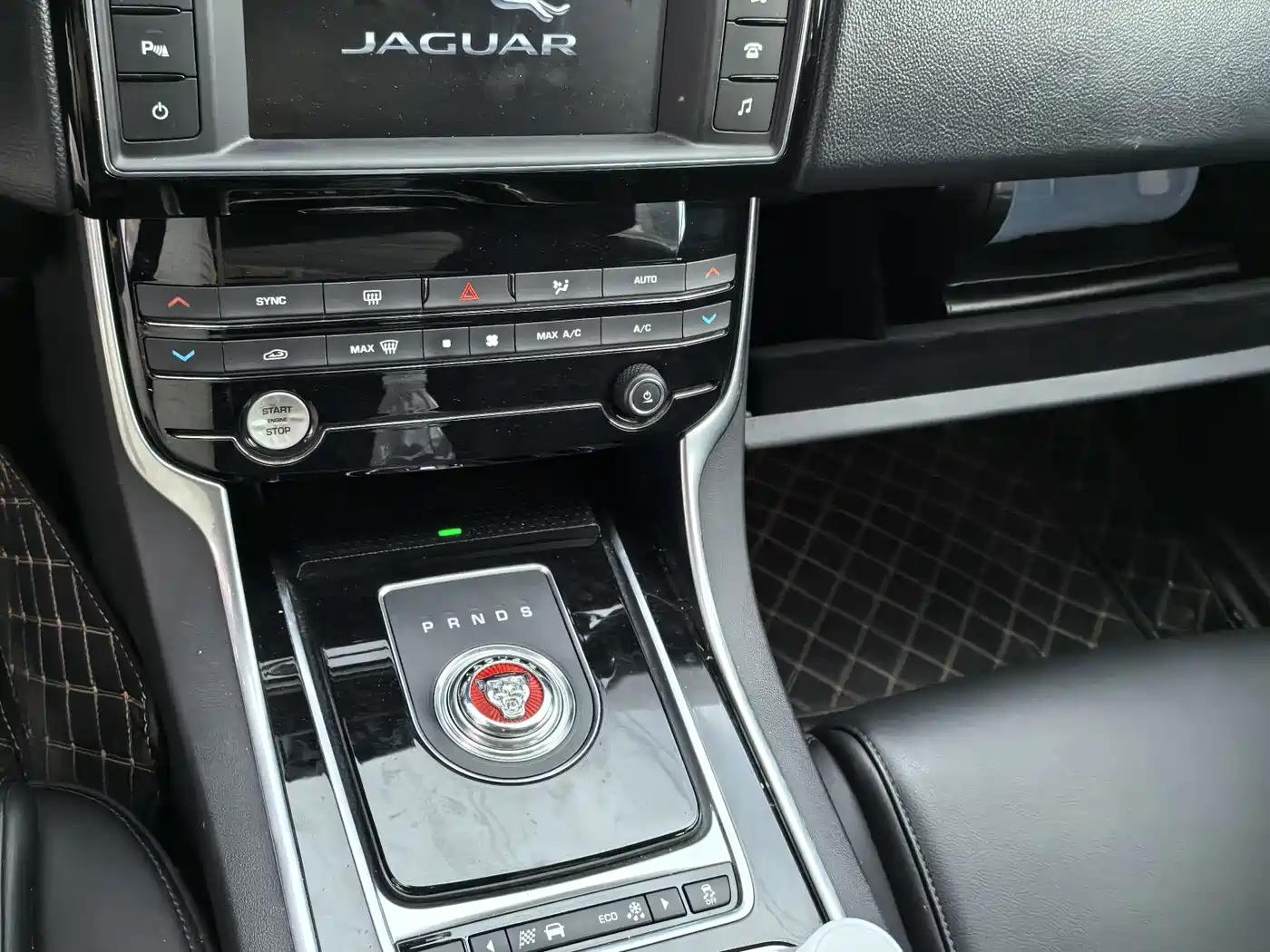 Фото 10 - Jaguar XEL