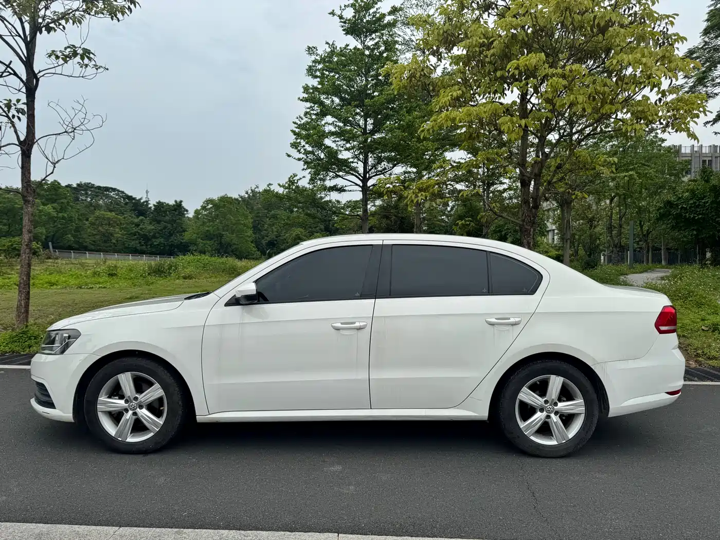 Volkswagen Lavida 2017 1.6L Automatic Trend Edition фото 6