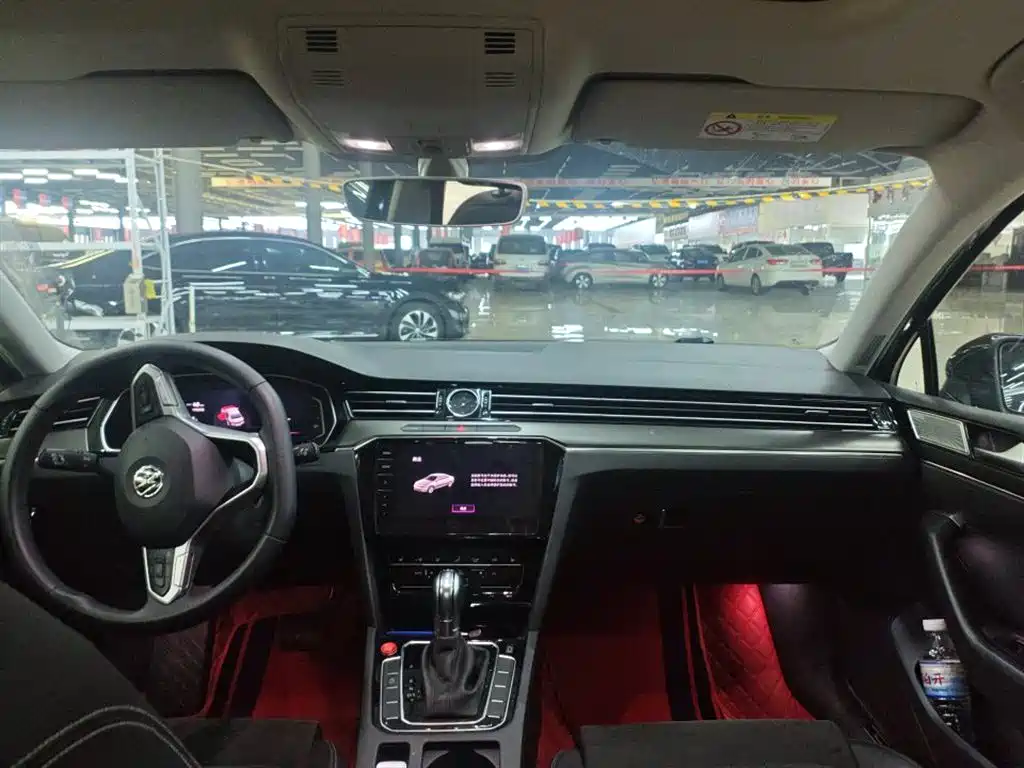 Volkswagen Magotan 2020 330TSI DSG Luxury фото 3