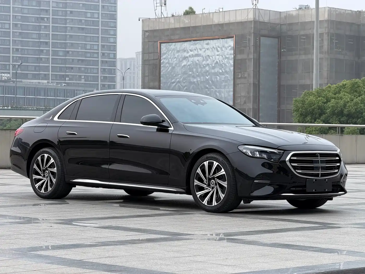 Mercedes-Benz E-Class 2025 E 300 L Luxury фото 3