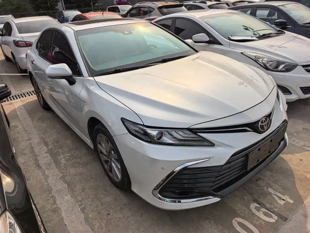 Toyota Camry 2021 2.0G Luxury Edition фото 3