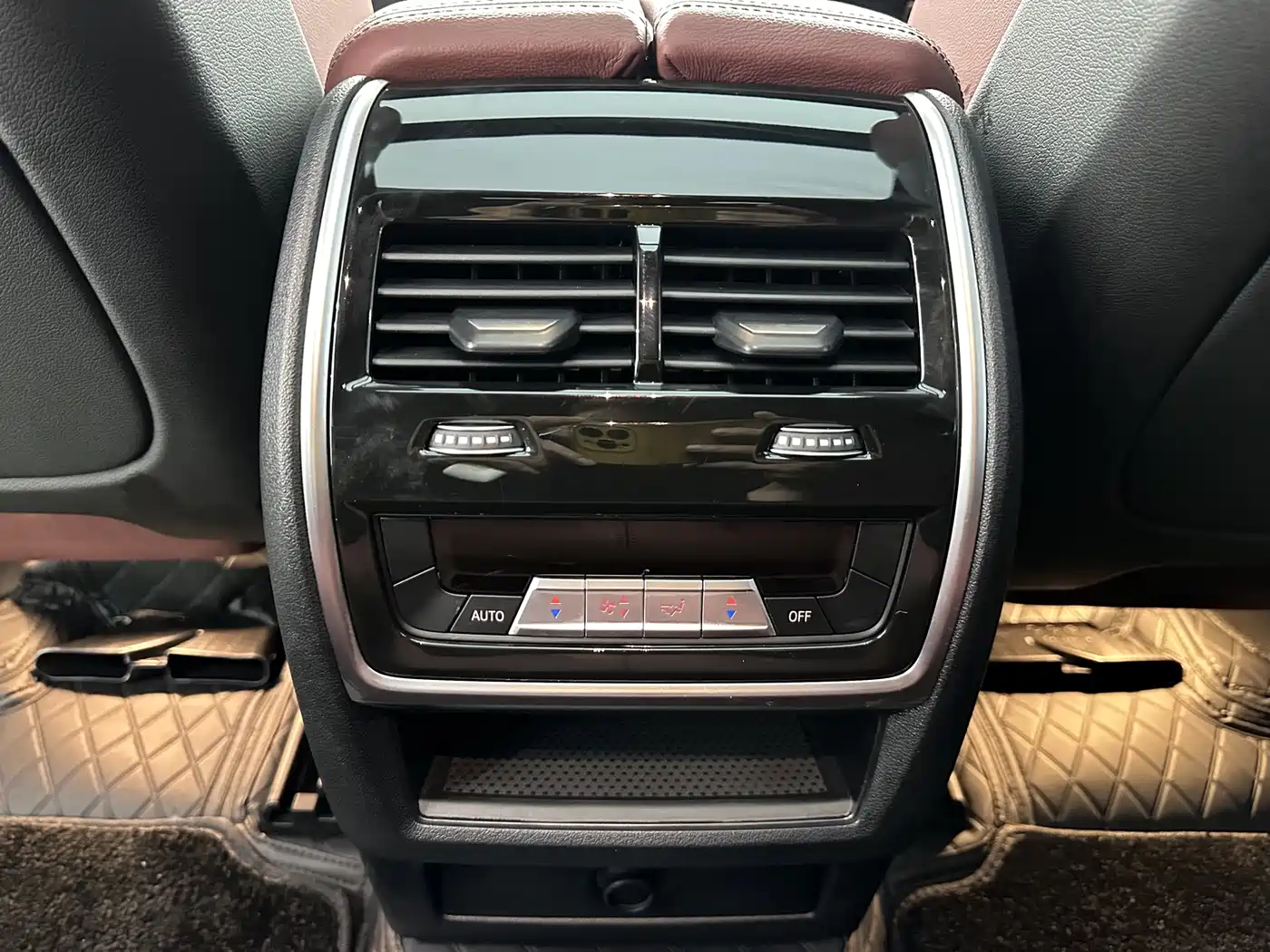 BMW X6 2022 Facelift xDrive40i Exclusive M Sport Package фото 19