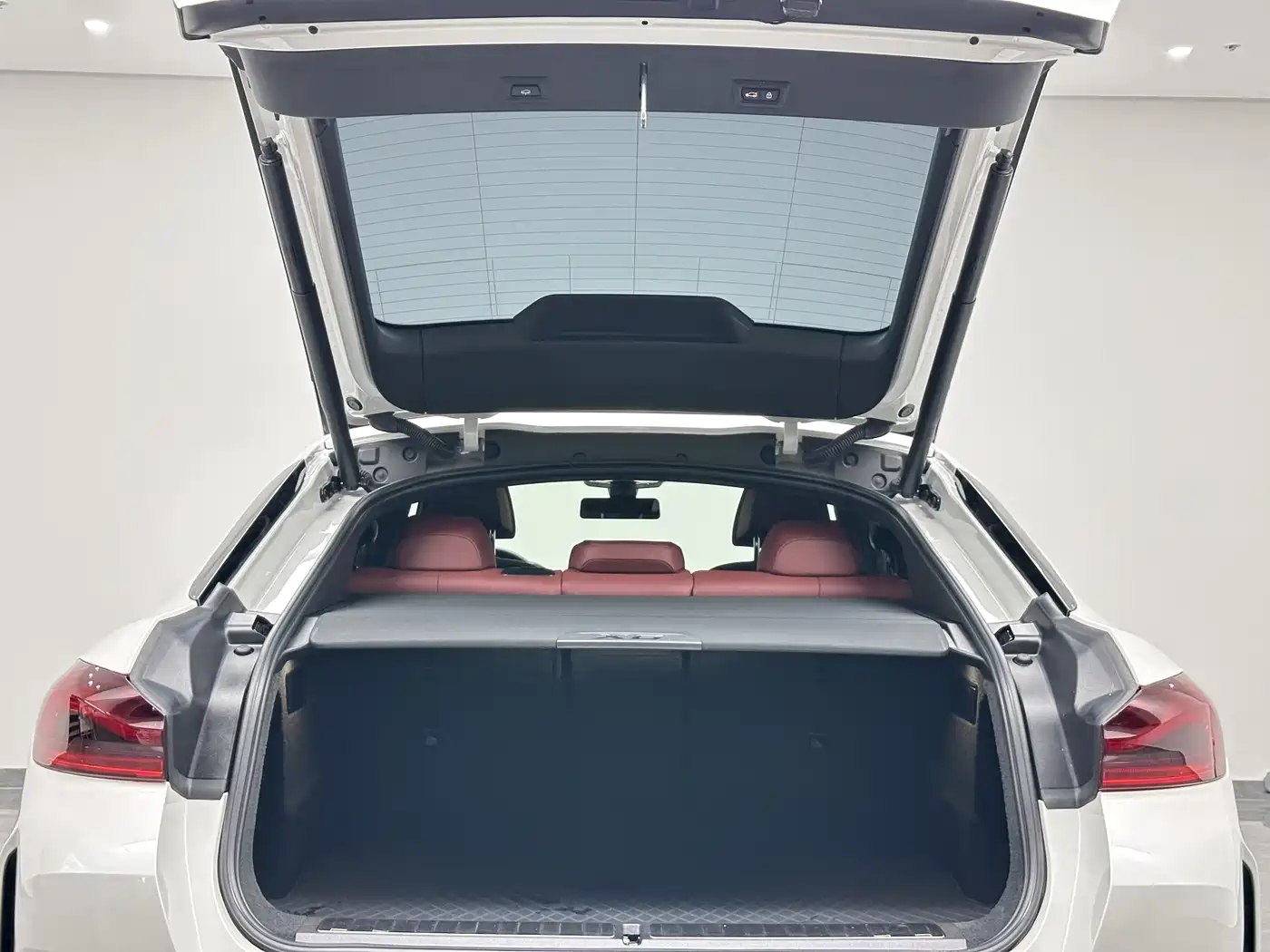 BMW X6 2022 Facelift xDrive40i Exclusive M Sport Package фото 31