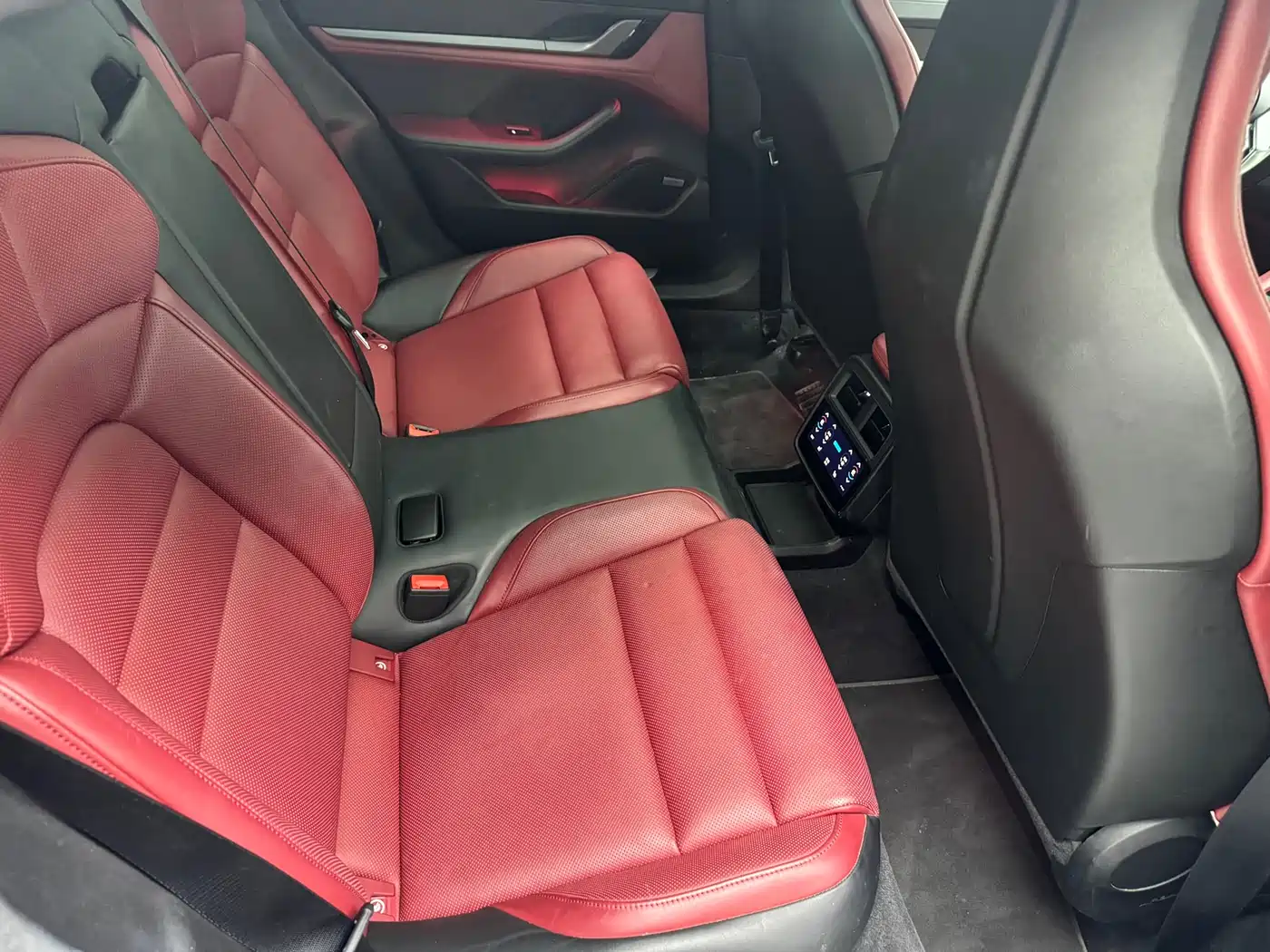 Porsche Taycan 2019 Taycan 4S фото 9