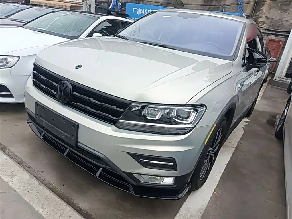 Volkswagen Tiguan L 2018 Facelift 330TSI Automatic 2WD Luxury Edition
