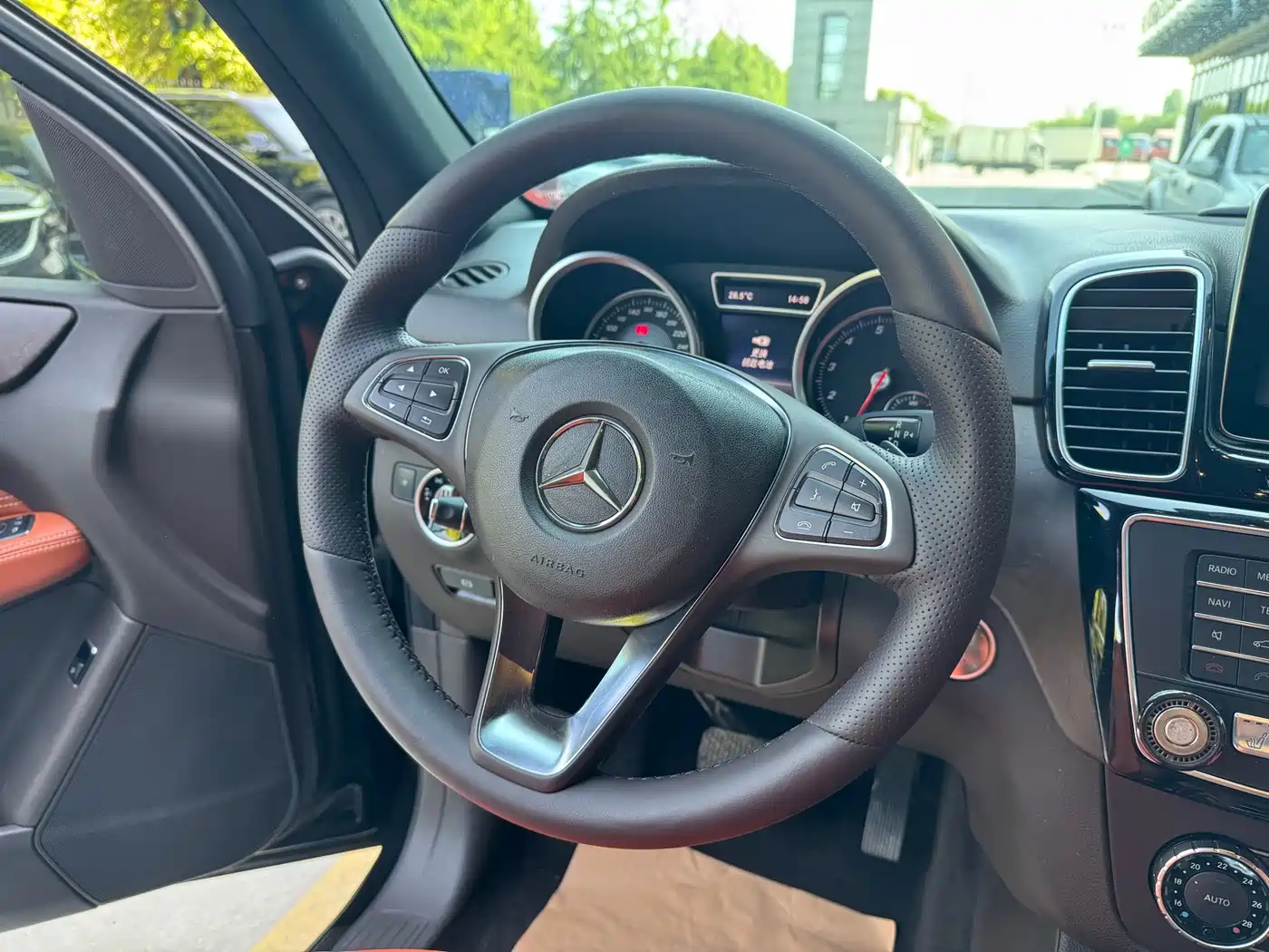 Mercedes-Benz GLE 2016 GLE 400 4MATIC фото 12