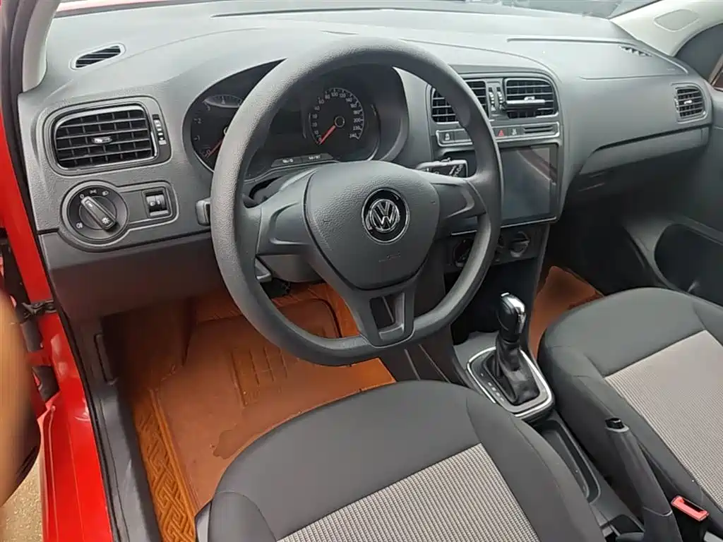 Volkswagen Polo 2018 1.5L Auto Safe Drive фото 10