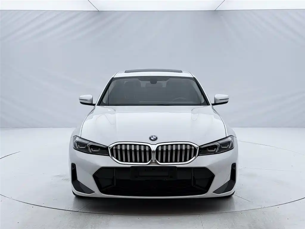 BMW 3 Series 2023 320i M Sport Package фото 2