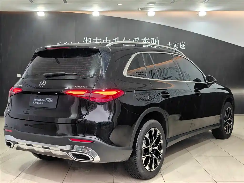 MERCEDES-BENZ GLC