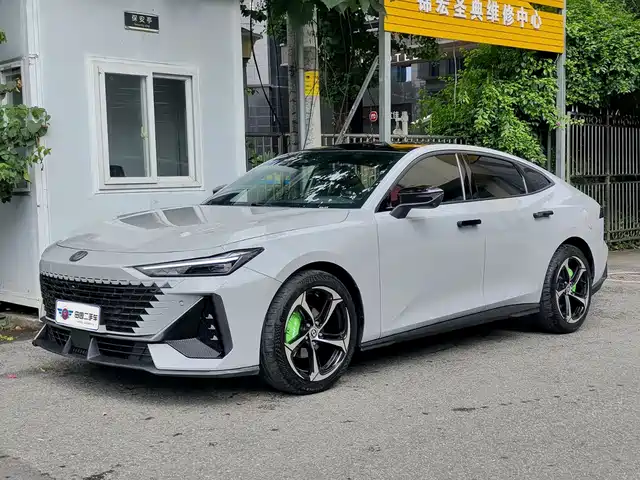 Changan UNI-V 1.5T, Премиум