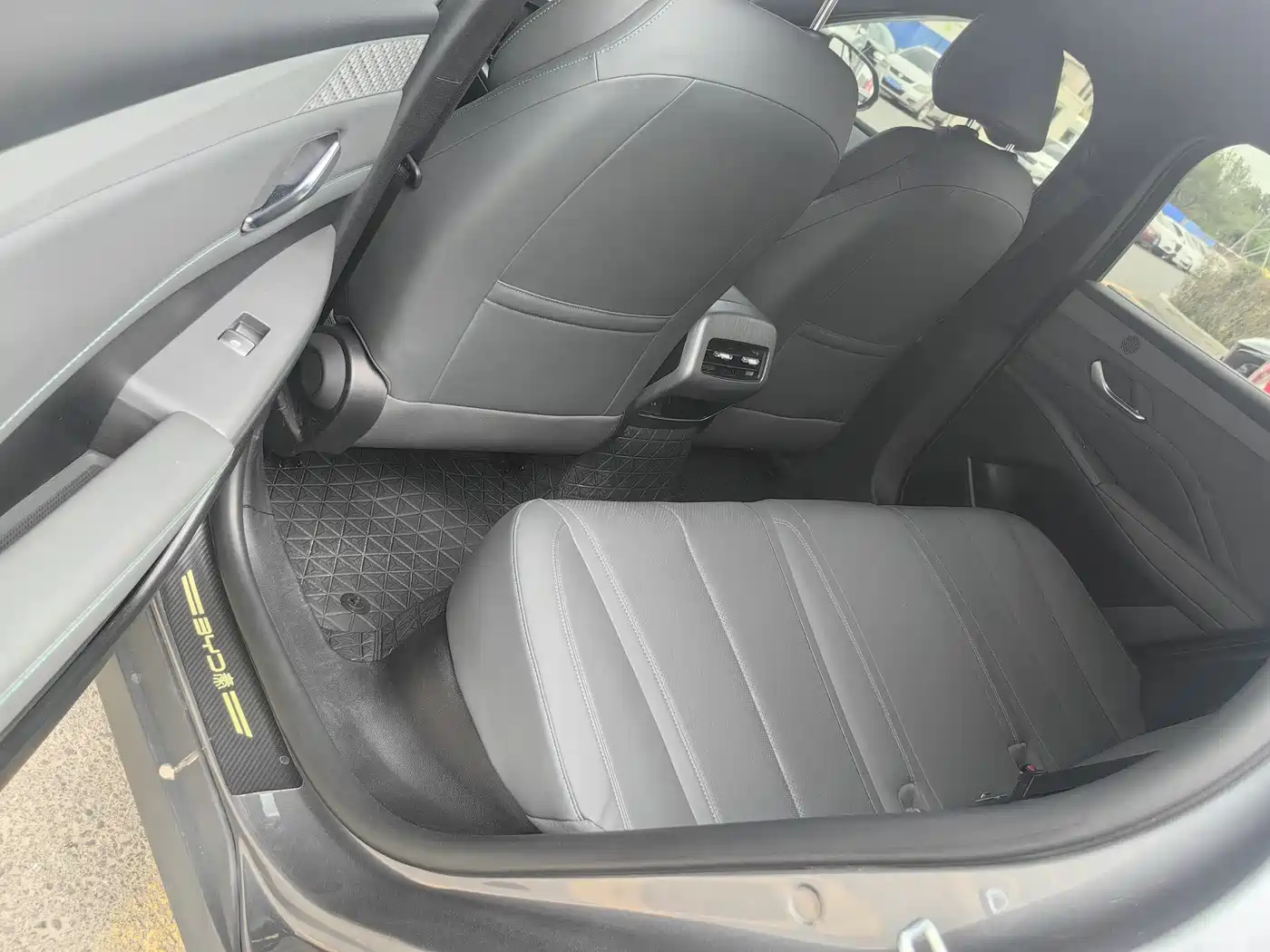 BYD Qin PLUS 2025 DM-i Smart Drive 55KM Leader фото 5